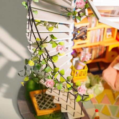 Dora`s Loft , Diy Miniature House