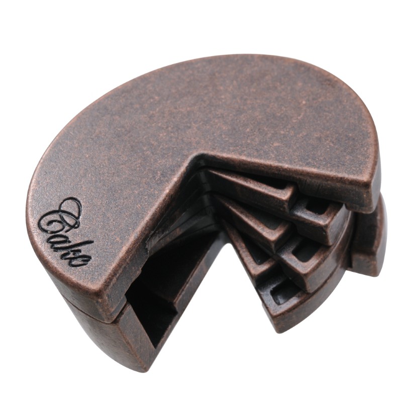 Huzzle Cast Cake****