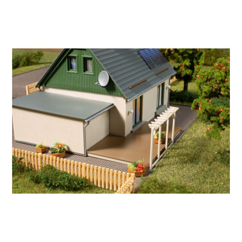 Auhagen H0 Eengezinswoning met garage 11454