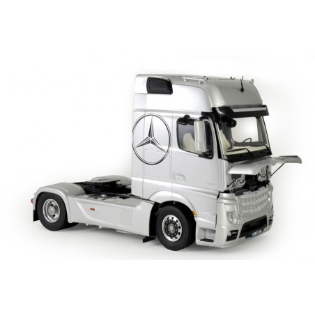 Mercedes Benz Actros MP4 Gigaspace, Italeri