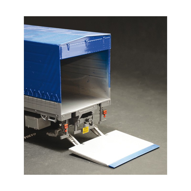 Volvo F16 Globetrotter Canvas, Italeri