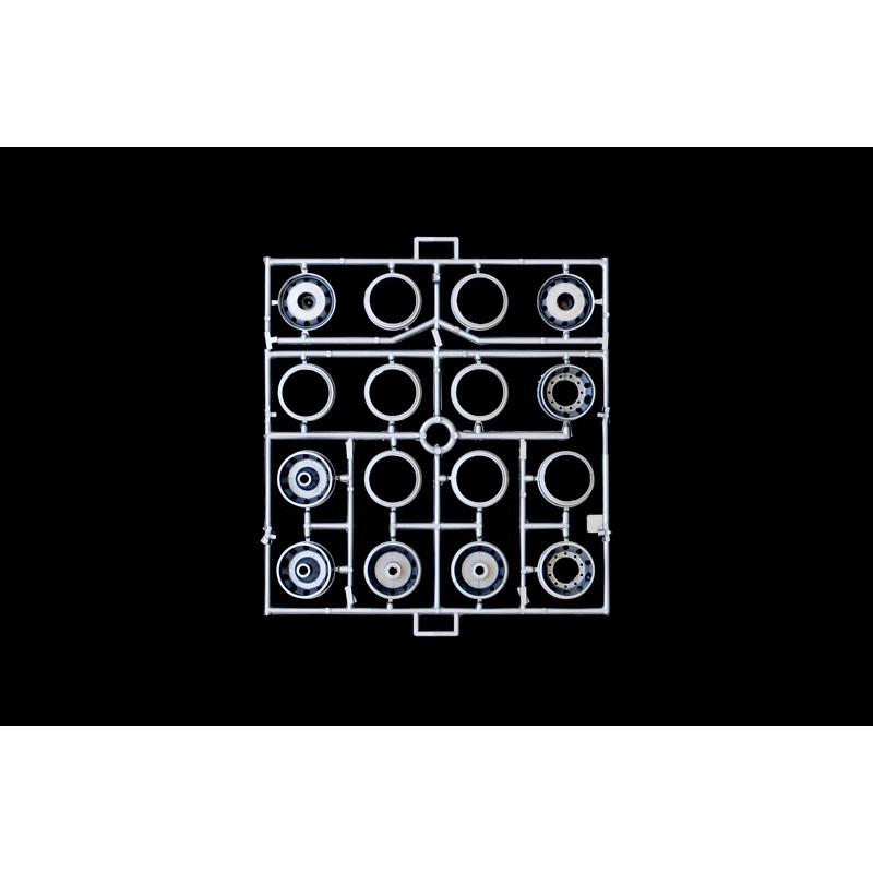 Iveco Turbostar 190-42 Canvas met lift, Italeri