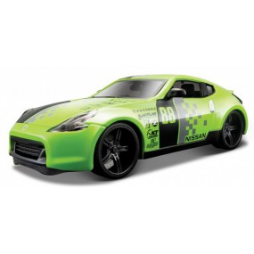 Nissan 3707Z 2009 groen 1:24, Maisto