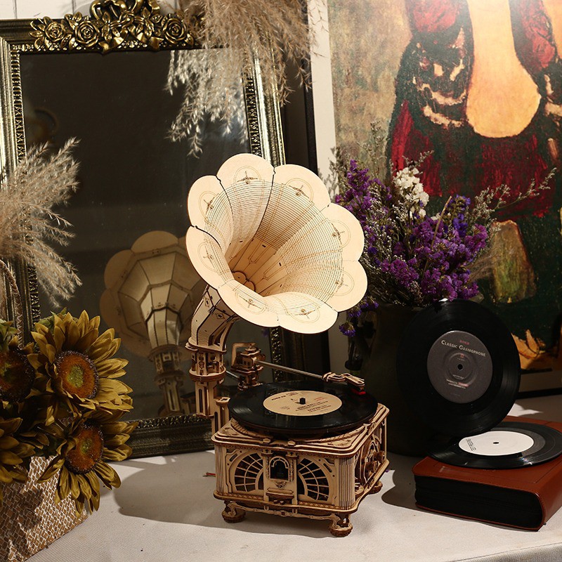 Classical Gramophone, Werkend houten grammofoon, Rokr