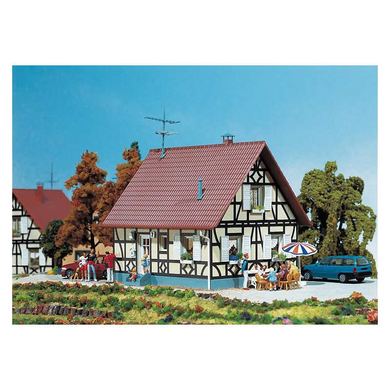 Faller, Eengezinswoning met vakwerk, H0 1:87