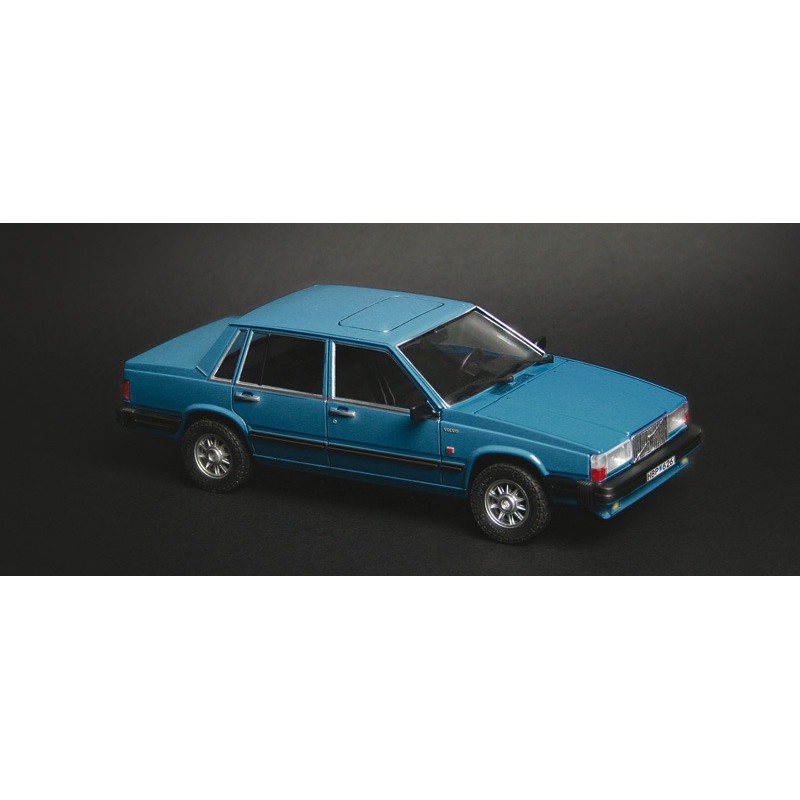 Volvo 760 GLE 1:24, Italeri