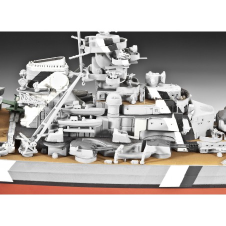 Battleship BISMARCK 1:700, Revell