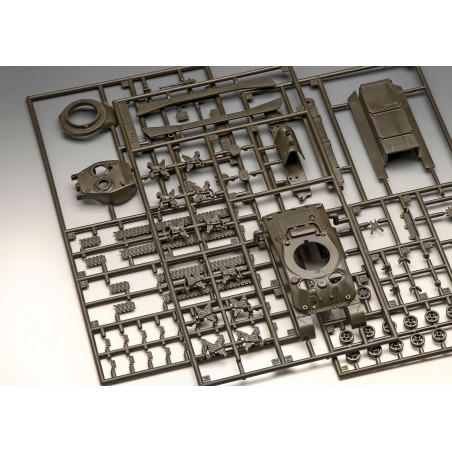 sherman-m4a1-172-revell