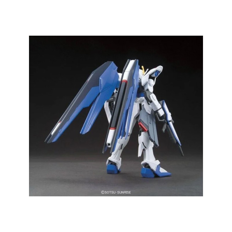 gundam-hg-freedom-1144-bandai