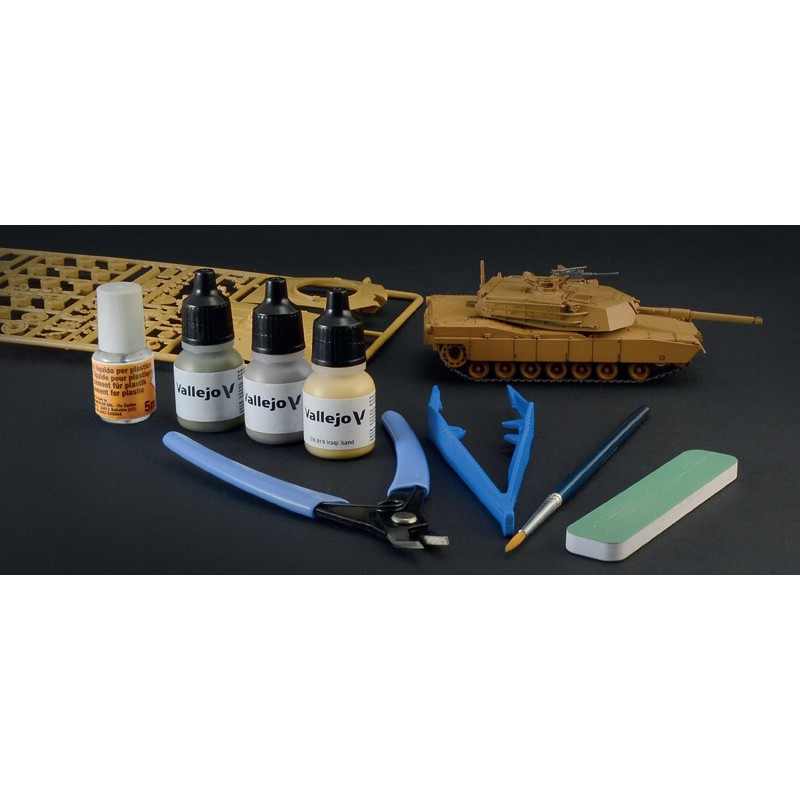 m1-abrams-model-starter-set-172-italeri