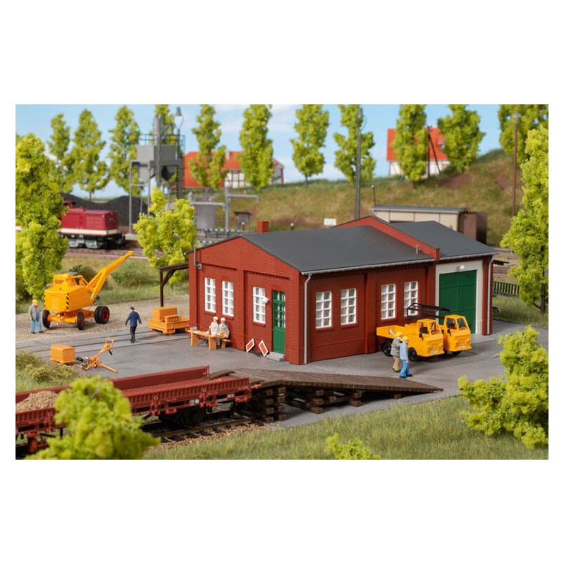 Spoorwegkantoor met Laadperron, H0 Auhagen (11462)