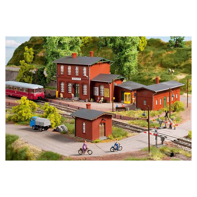 Station / Bahnhof Neukloster Set, H0 Auhagen (15106)