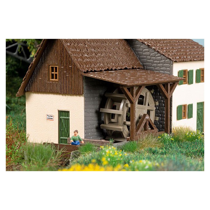 Oude olie molen, H0 Auhagen (13353)(Exclusief motor!!)