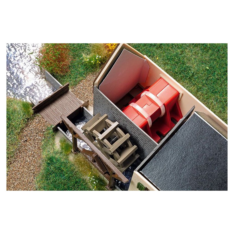 Oude olie molen, H0 Auhagen (13353)(Exclusief motor!!)