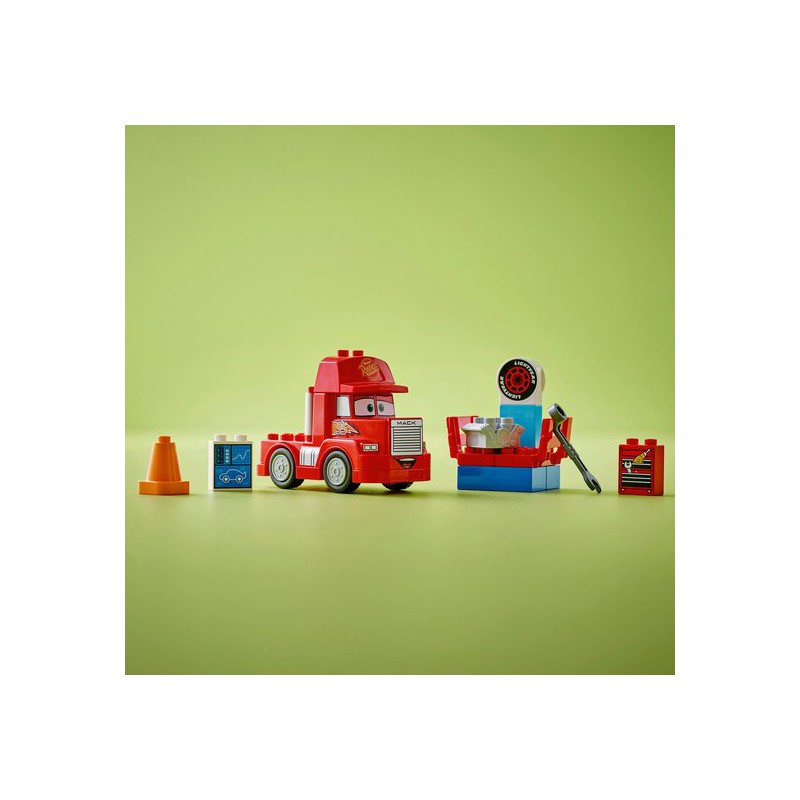LEGO DUPLO - 10417 Mack bij de race