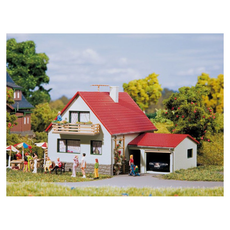 Huis met Garage, H0 Auhagen (12222)