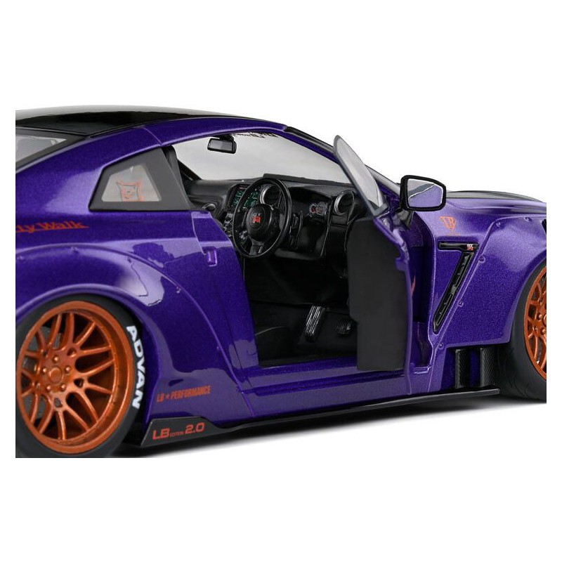 Nissan GT-R R35 W/ Liberty (Paars) - 1:18 - Solido