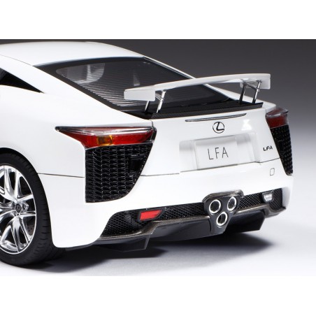 Lexus LFA 1:24, Tamiya