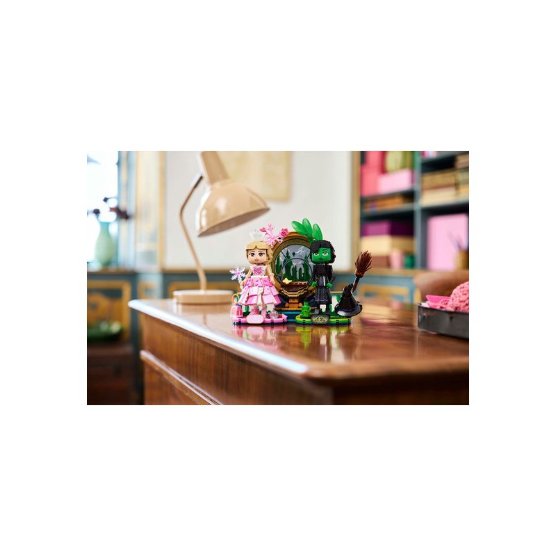 LEGO Wicked - 75682 Elphaba en Glinda figuren