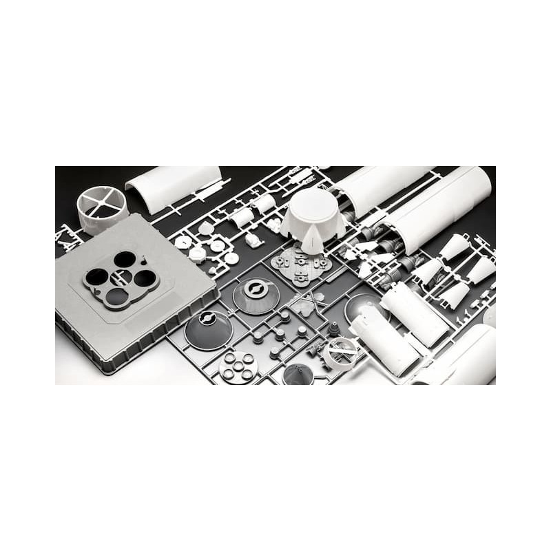 Apollo 11 Saturn V Rocket, Revell