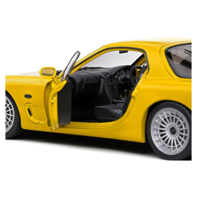 Mazda RX7 FD RS Streetfighter '94 (Geel) - 1:18 - Solido