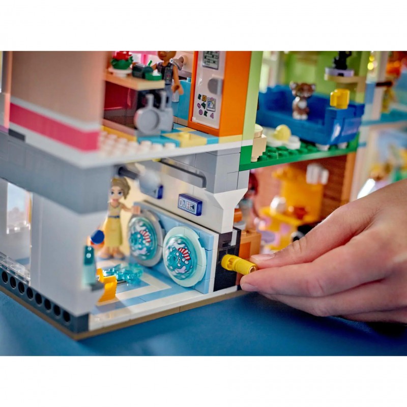LEGO FRIENDS - 42670 Heartlake City appartementen en winkels