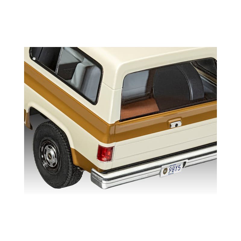 1985 Chevrolet K5 Blazer "Stranger Things" 1:25, Revell