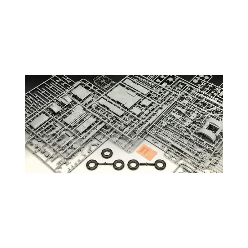 Modelset, W.O.T. 8 BM-13-16 Katyusha/Cargo 1:35, Revell