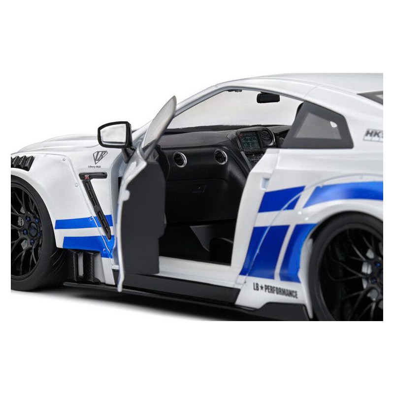 Nissan GT-R (R35) W/ Liberty Walk Body Kit 2.0 '24 (Zilver) - 1:18 - Solido