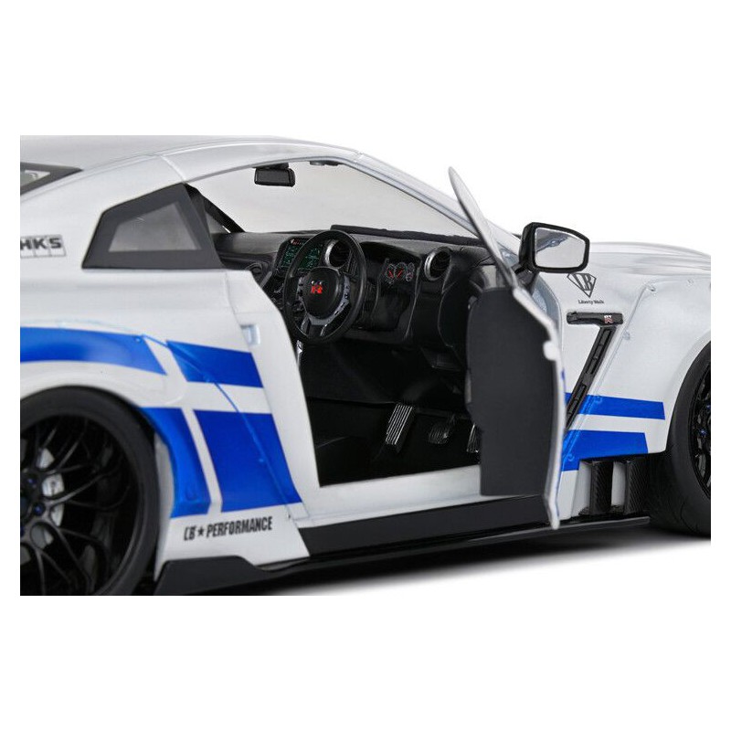 Nissan GT-R (R35) W/ Liberty Walk Body Kit 2.0 '24 (Zilver) - 1:18 - Solido