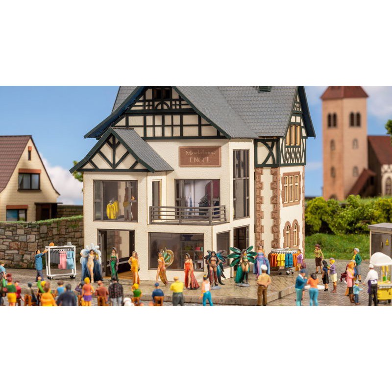 Modelwinkel met bewegende modeshow H0, Noch 66501