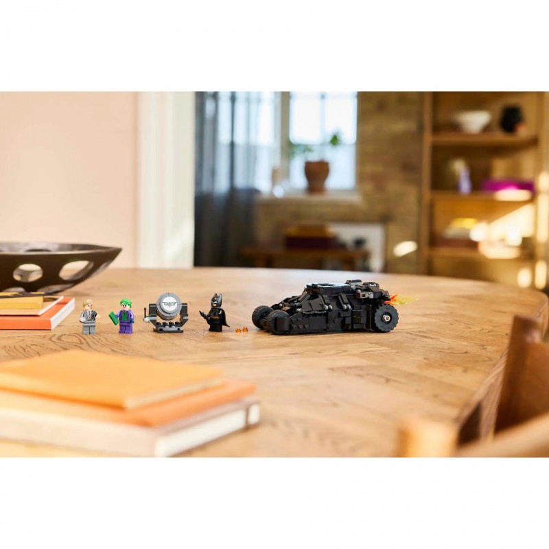 LEGO DC Batman - 76303 Batman Tumbler vs. Two-Face en The Joker