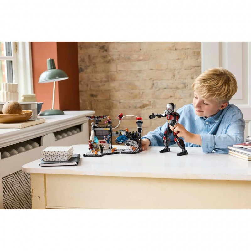 LEGO MARVEL - 76314 Captain America: Civil War actiescène