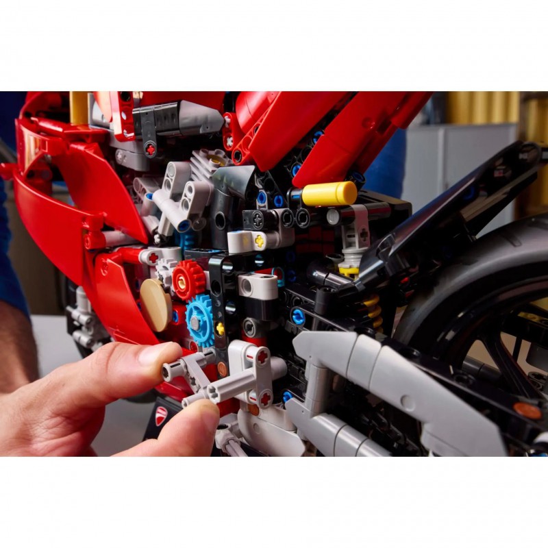 LEGO TECHNIC - 42202 Ducati Panigale V4 S motor