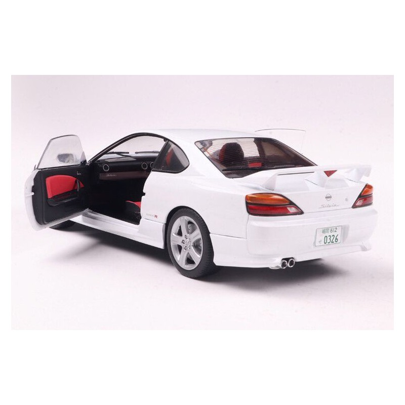 Nissan Silvia S15 (wit) - 1:18 - Solido