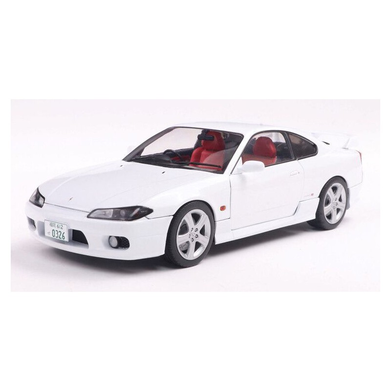 Nissan Silvia S15 (wit) - 1:18 - Solido