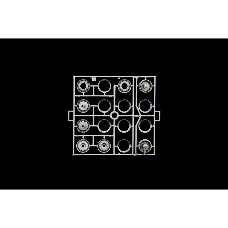 Volvo F12 Intercooler low roof, 1:24, Italeri