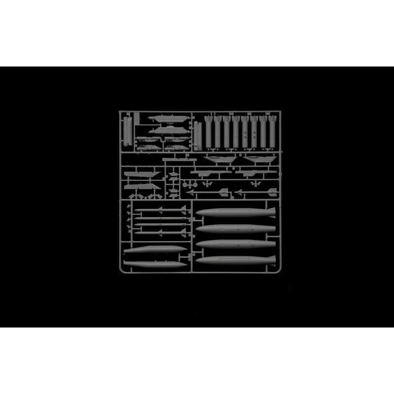 F-16C Fighting Falcon (war thunder) 1:48, Italeri