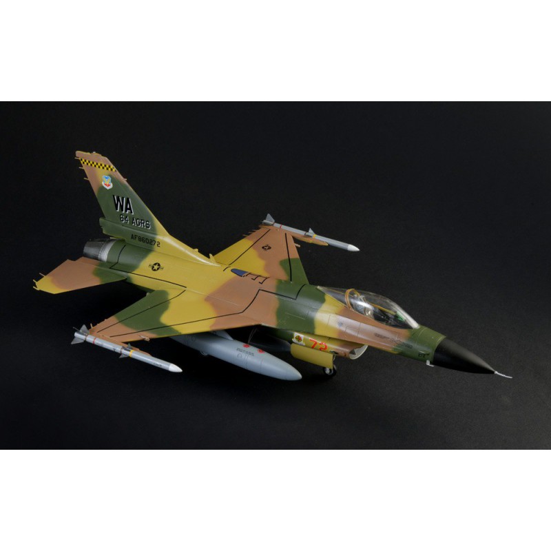 F-16C Fighting Falcon (war thunder) 1:48, Italeri