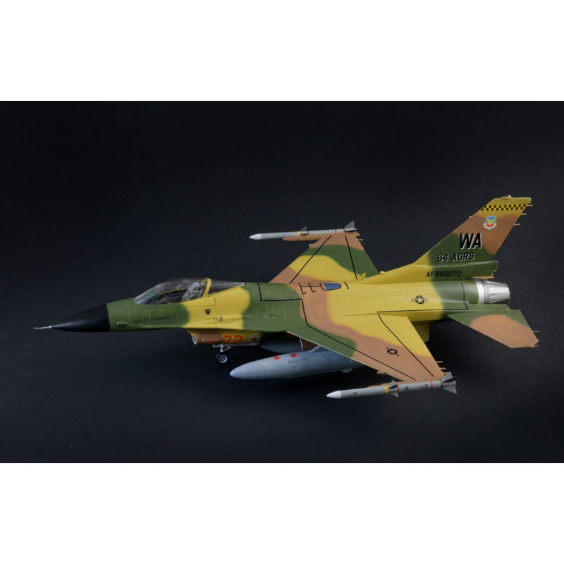 F-16C Fighting Falcon (war thunder) 1:48, Italeri