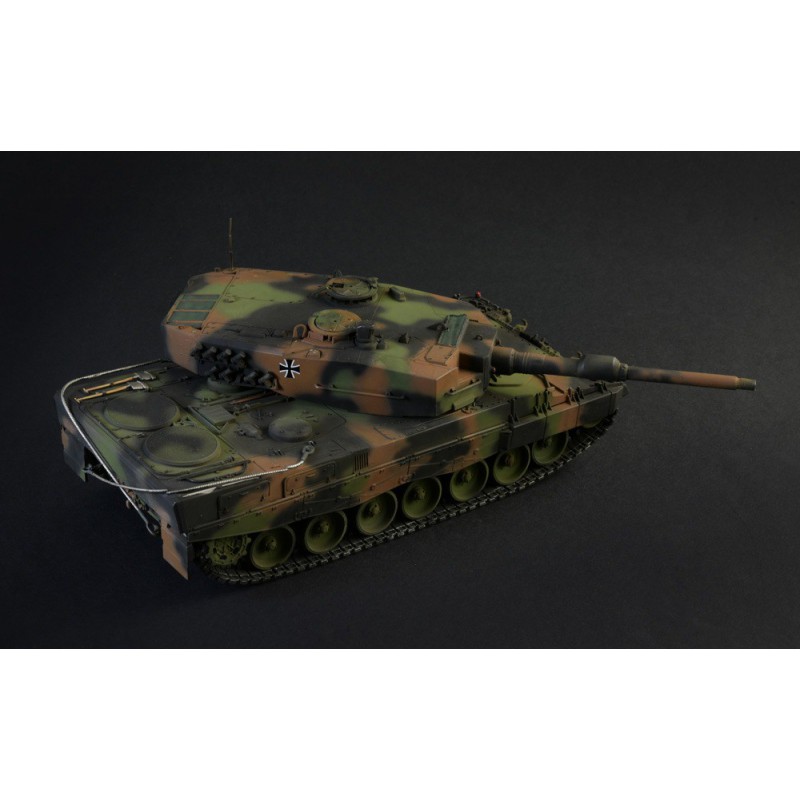 Leopard 2A4 (war thunder) 1:35, Italeri