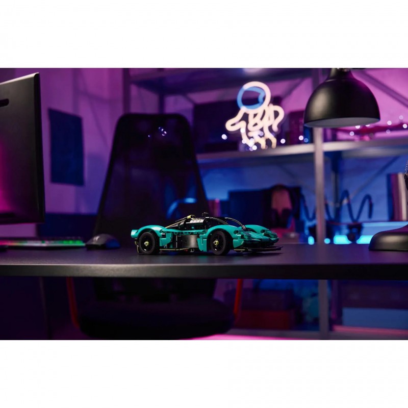 LEGO TECHNIC - 42208 Aston Martin Valkyrie