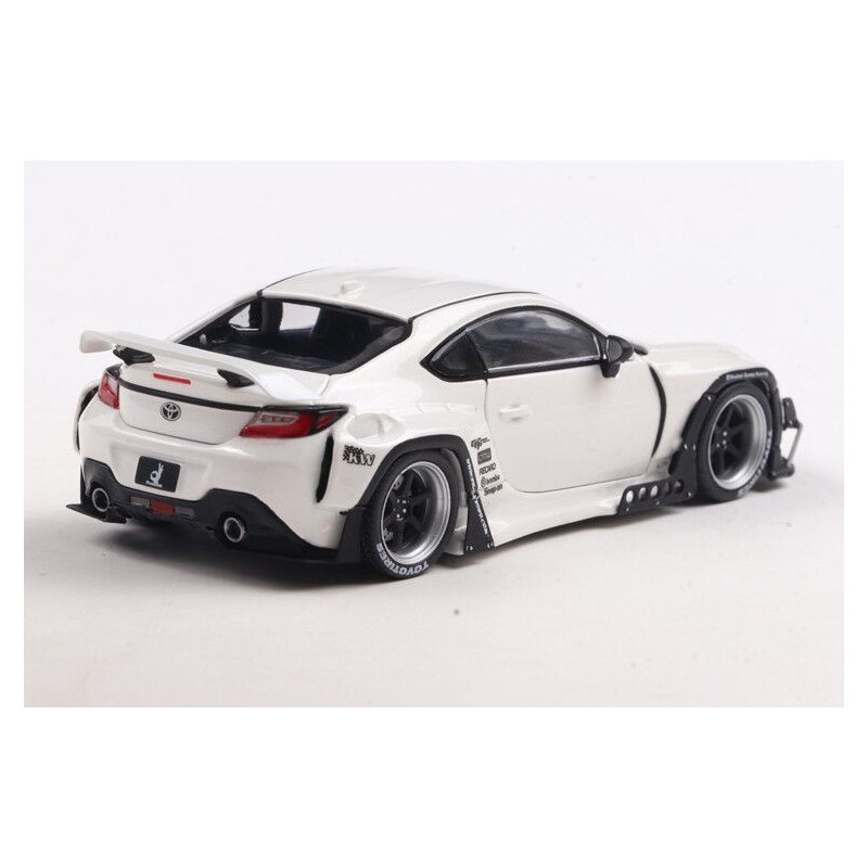 Toyota GR86 Rocket Bunny '22 (wit) - 1:43 - Solido