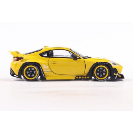 Toyota GR86 Rocket Bunny '22 (geel) - 1:43 - Solido