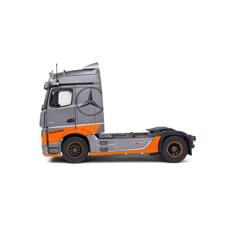 Mercedes Benz Actros B. Grand Prix Edition '19, (Zilver) - 1:24 - Solido