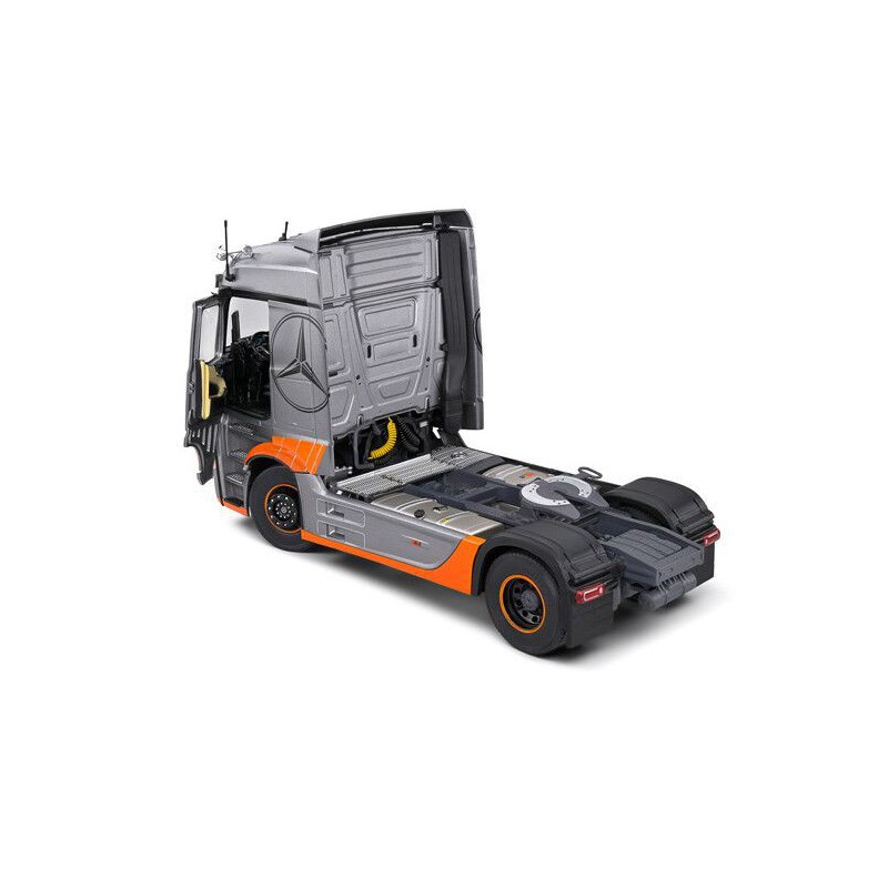Mercedes Benz Actros B. Grand Prix Edition '19, (Zilver) - 1:24 - Solido