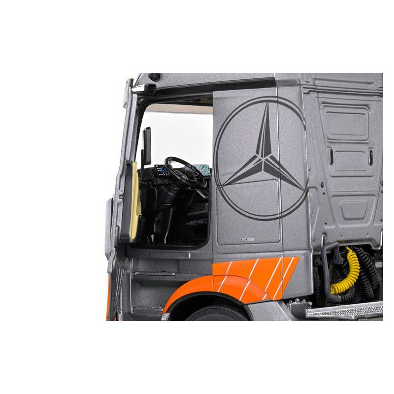 Mercedes Benz Actros B. Grand Prix Edition '19, (Zilver) - 1:24 - Solido