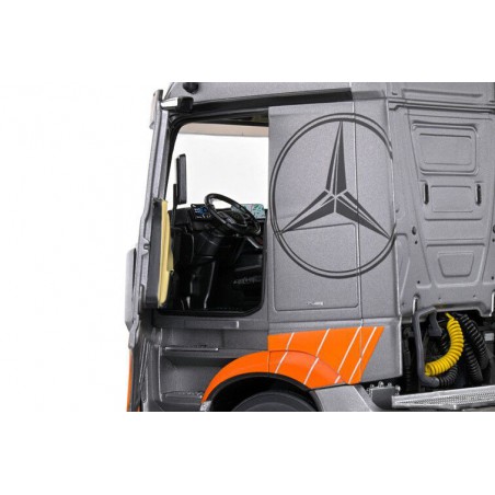 Mercedes Benz Actros B. Grand Prix Edition '19, (Zilver) - 1:24 - Solido