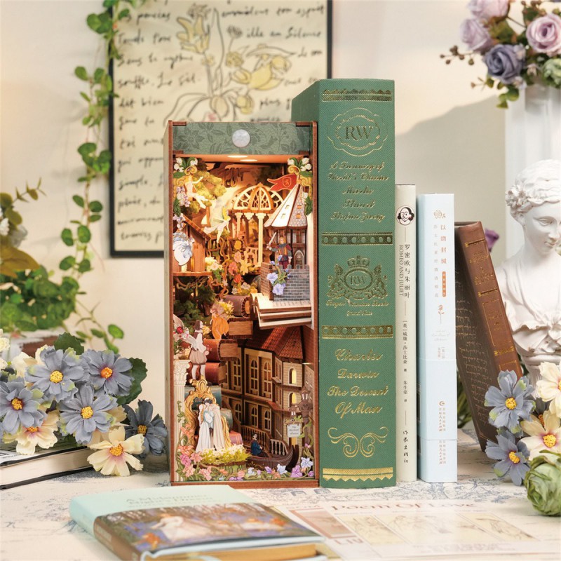 Book Nook, Shakespeare's Verse Tonecheer