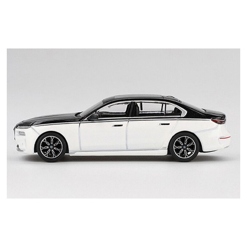 BMW I7 Xdrive (E60) '24, (Alpine Wit / Sapphire Zwart) MiniGT (959)